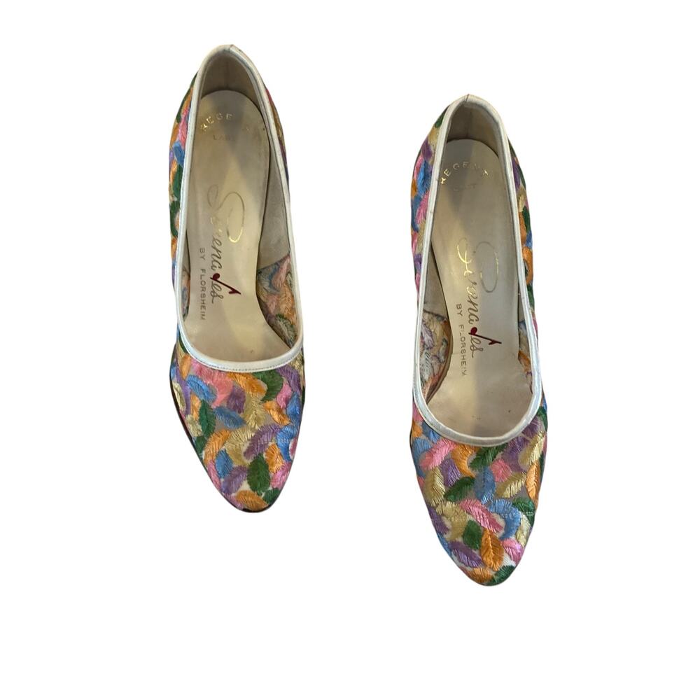 Vintage 70s Florsheim Pastel Feather Embroidered Pumps Sz 7 - Picture 16 of 16